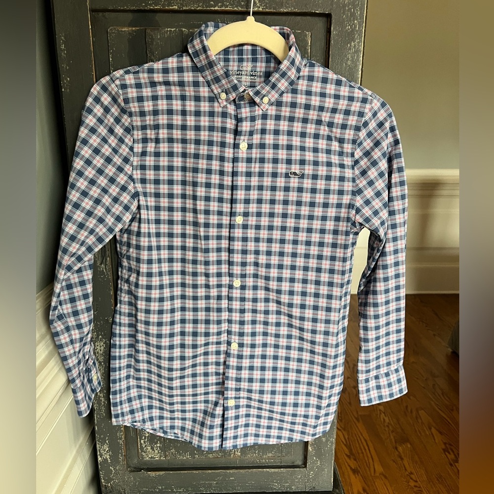 Vineyard Vines Boys performance blue/red plaid shirt. Sz S (8-10) excellent used